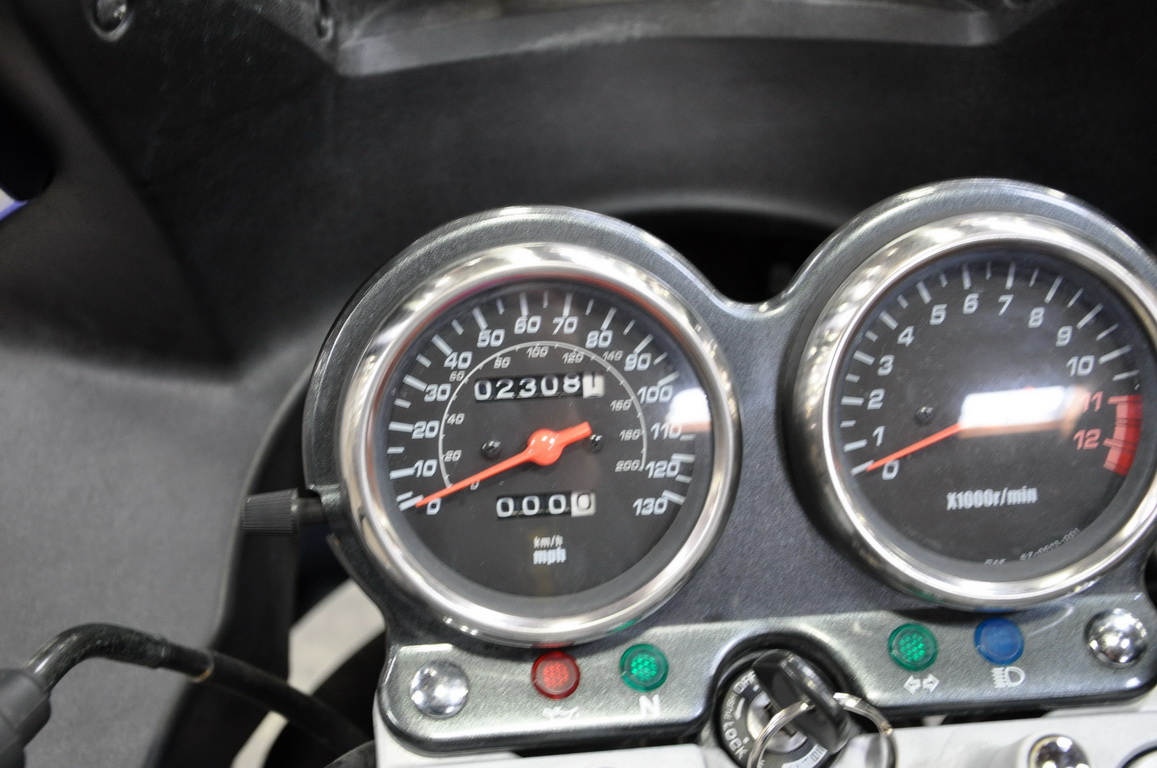 Купить мотоцикл Suzuki GS500F 2004 фото 16